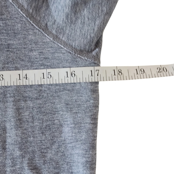 LULULEMON WOMEN'S GRAY/STRIPE REVERSIBLE OPEN YOUR HEART PULLOVER SWEATSHIRT SM - Picture 5 of 9